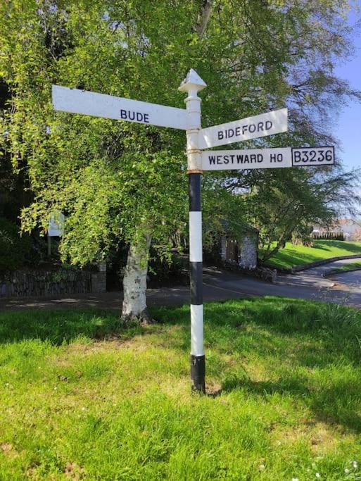 Cosy In A Quaint Village In North Devon. Holiday home *