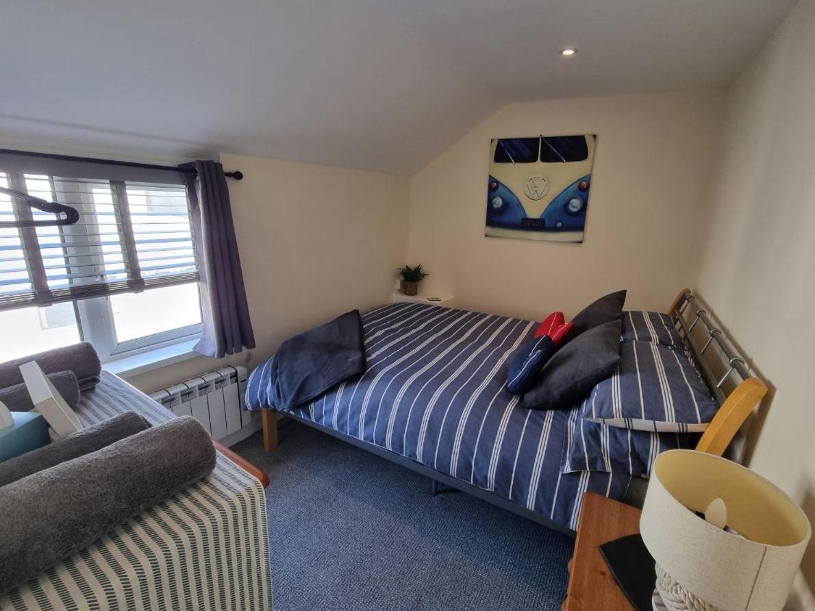 Cosy In A Quaint Village In North Devon. Holiday home