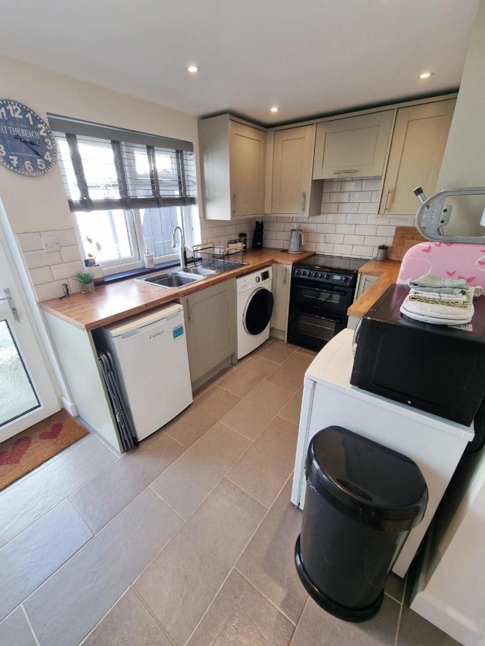 Cosy In A Quaint Village In North Devon. Bideford