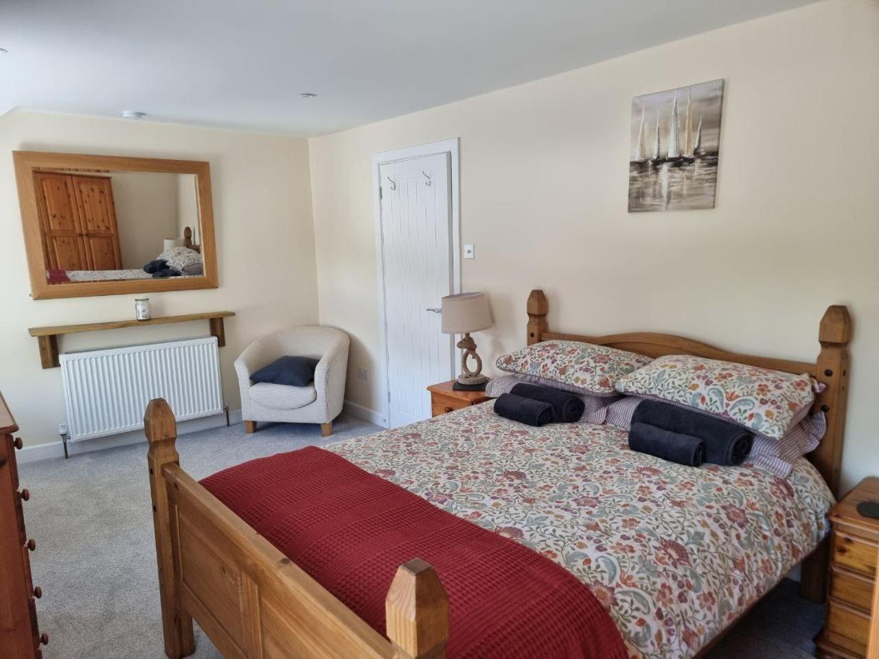 Cosy In A Quaint Village In North Devon. Holiday home *