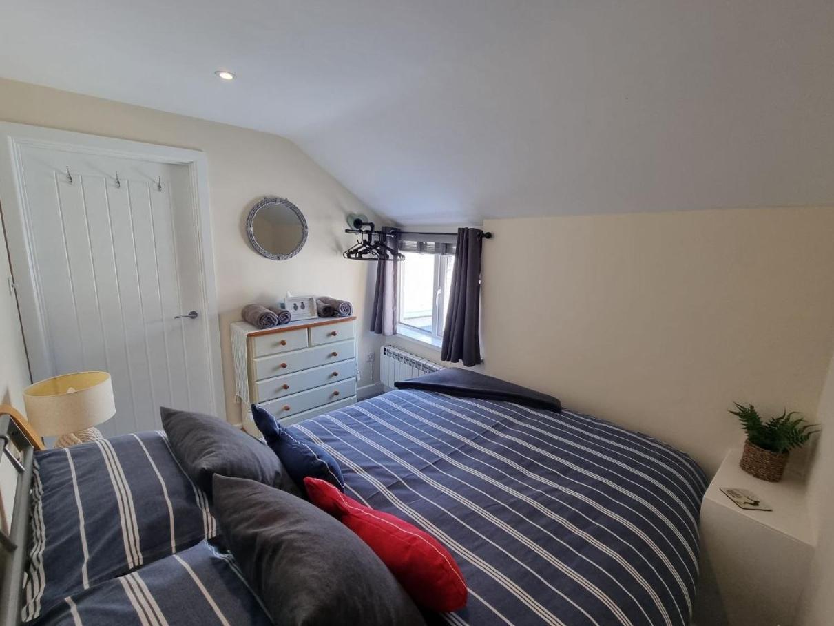 Cosy In A Quaint Village In North Devon. Bideford